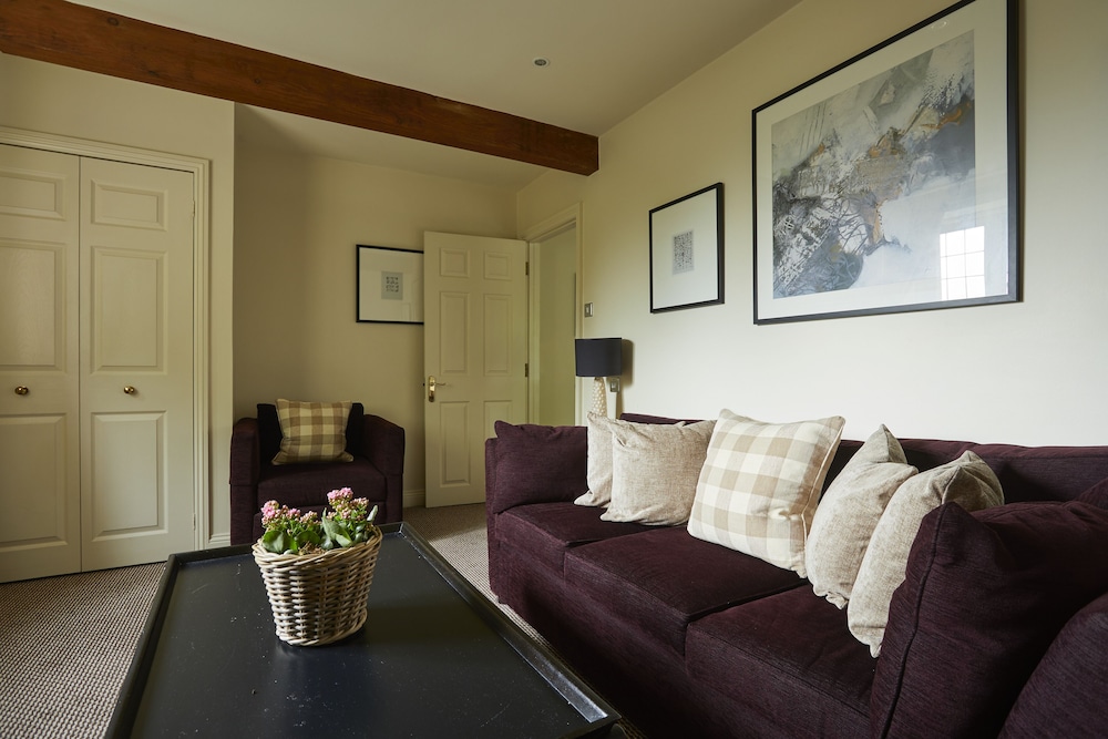 The Slaughters Country Inn 48/57