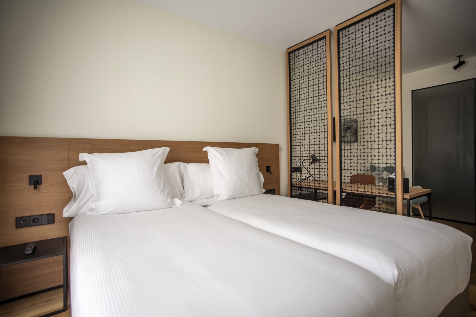 Deluxe, King Bed