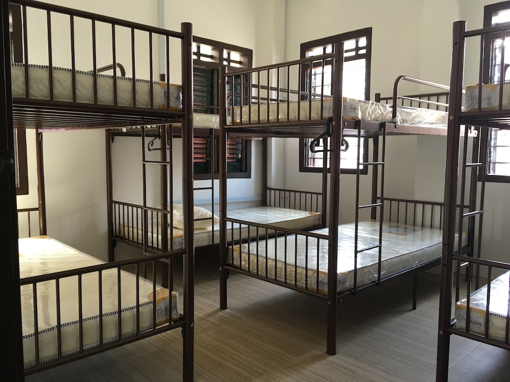 Homey Hostel 35/38