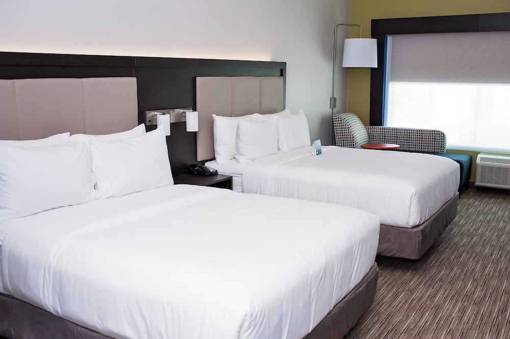 Holiday Inn Express Suites Birmingham North Fultondale 13/34