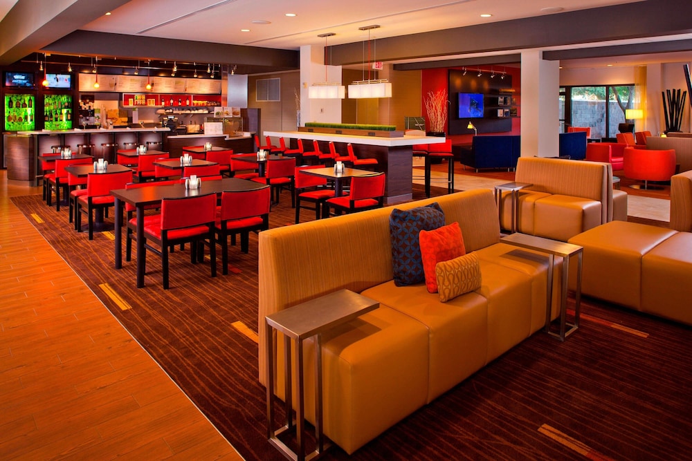 Courtyard By Marriott New Orleans Metairie 32/47