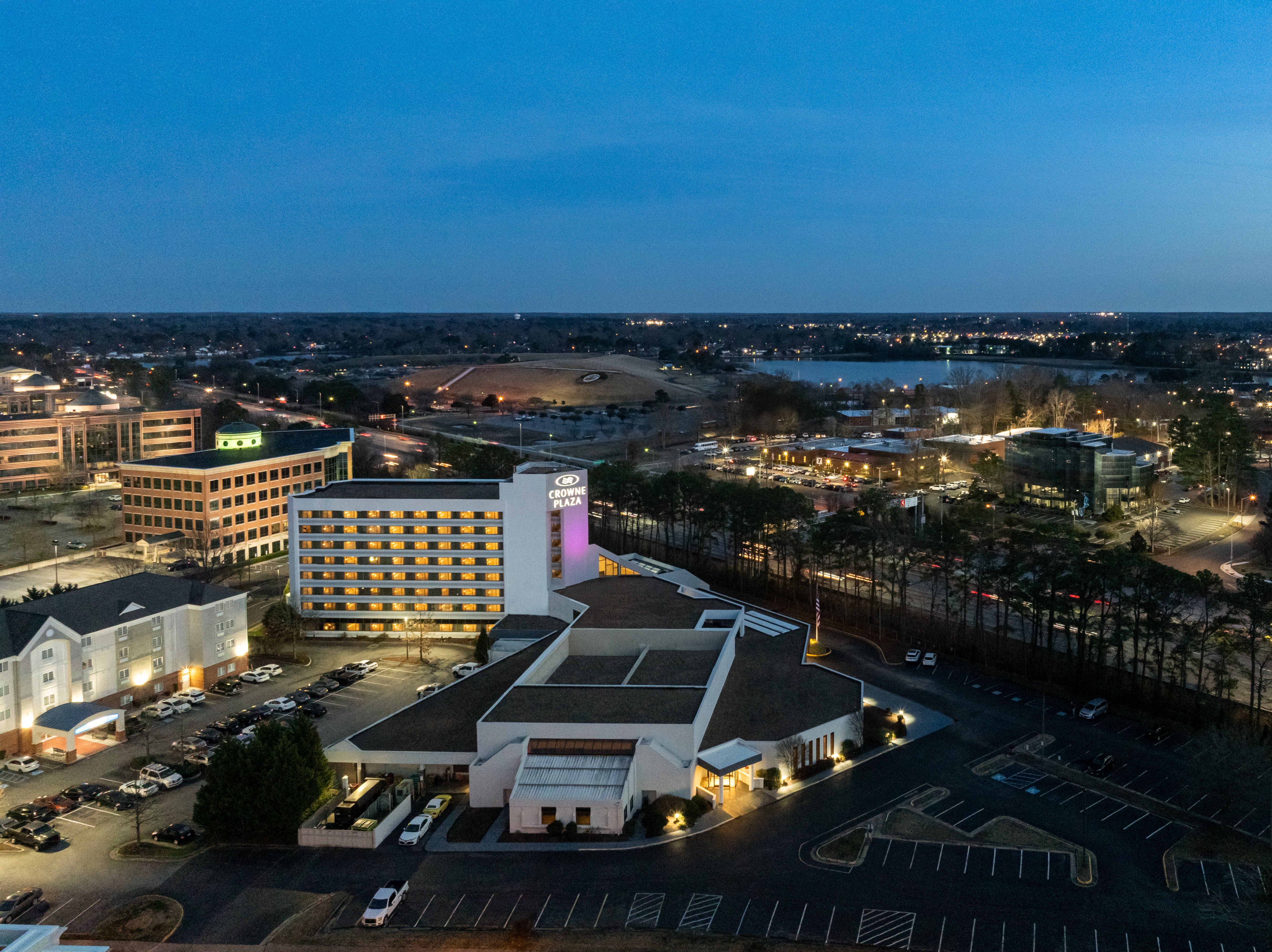 Crowne Plaza Virginia Beach Town Center 4/75