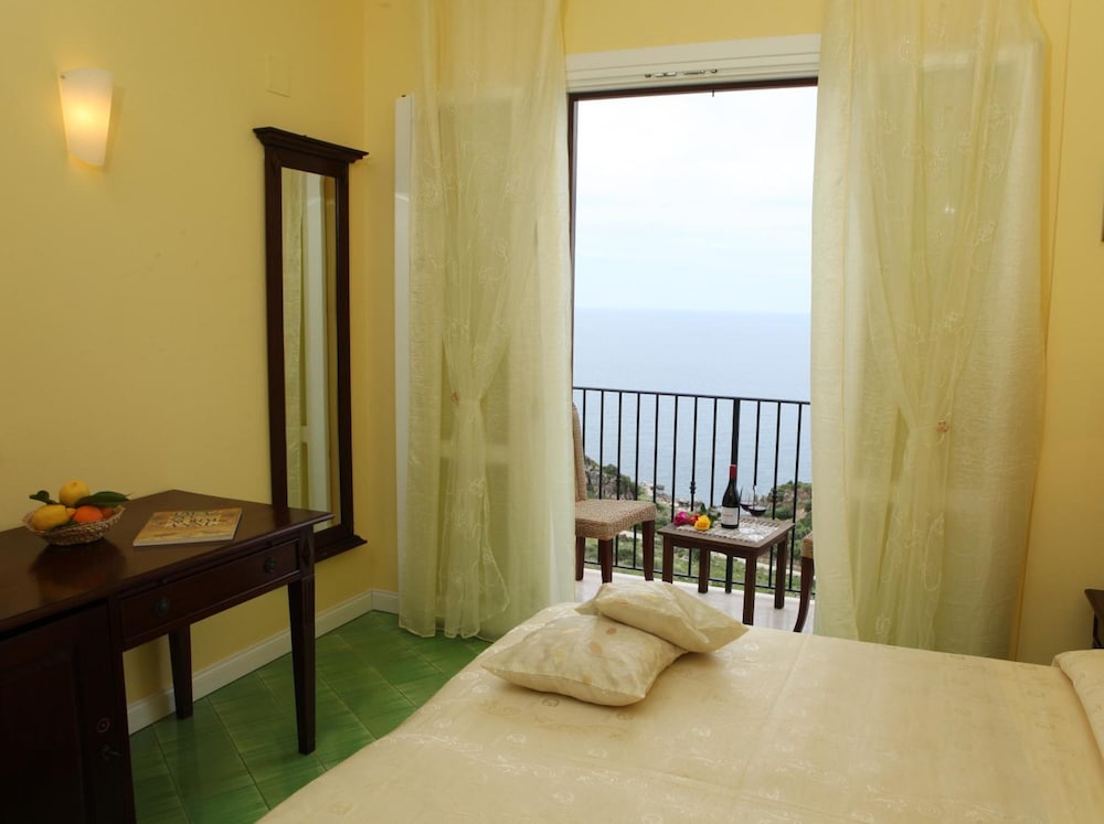 Hotel Torre Bennistra 16/50