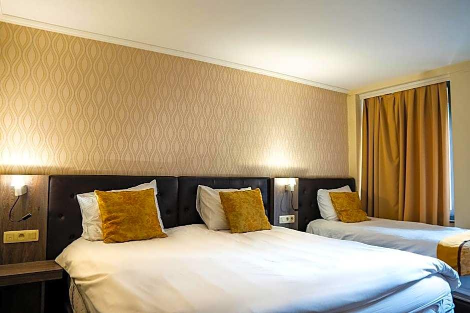 Room at The Helmet Hotel, BRUSSELS