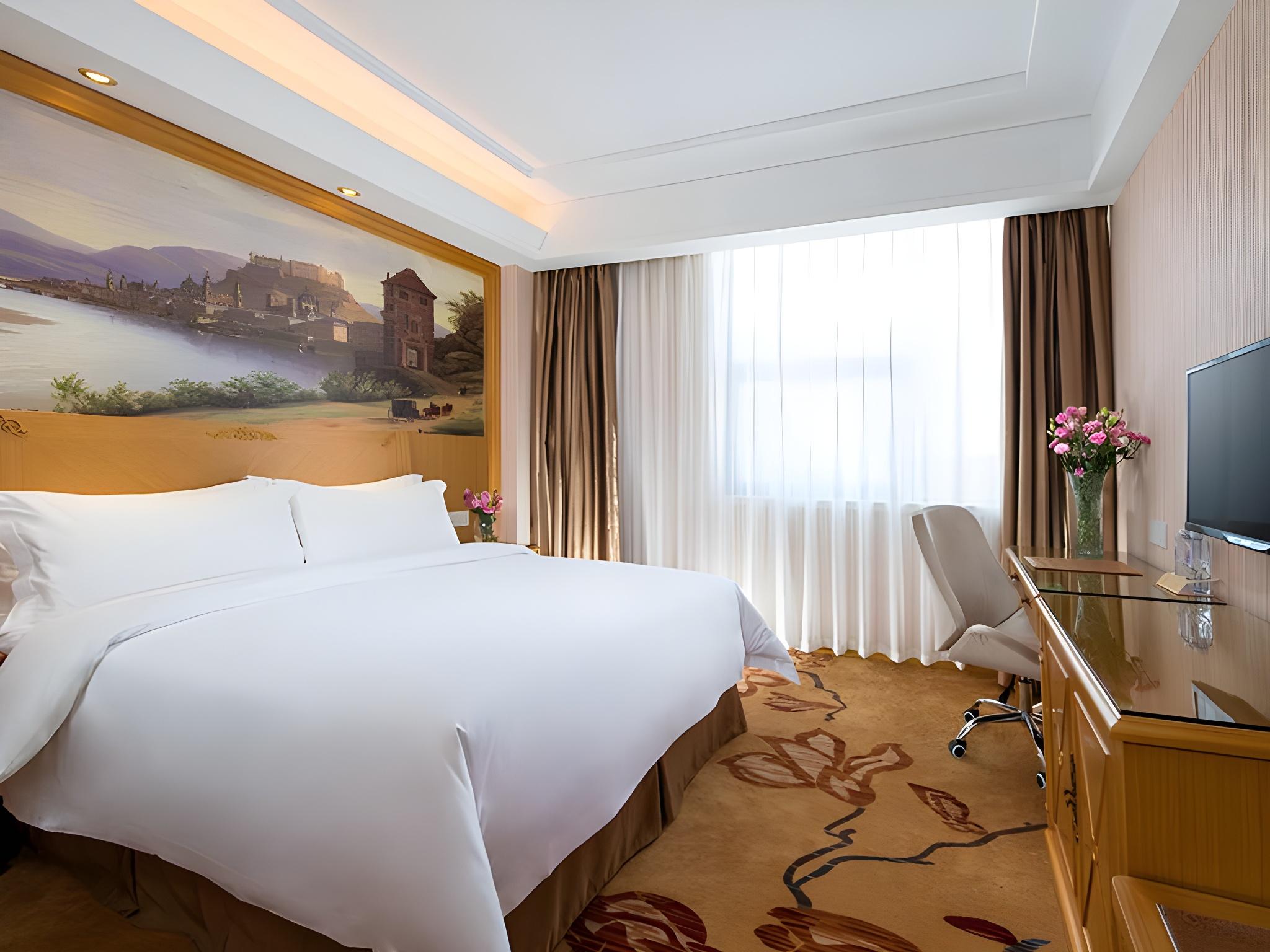 Vienna 3 Best Hotel (Shenzhen Longhua Dalang Commercial Center) 13/35