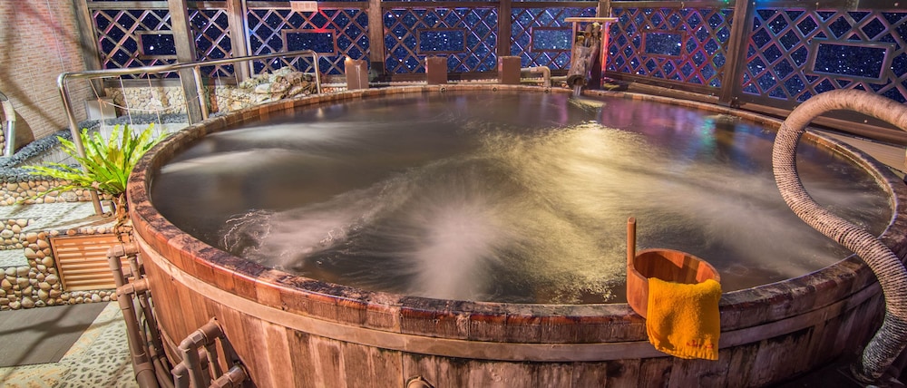 ShanKou Hotspring Hotel 32/53
