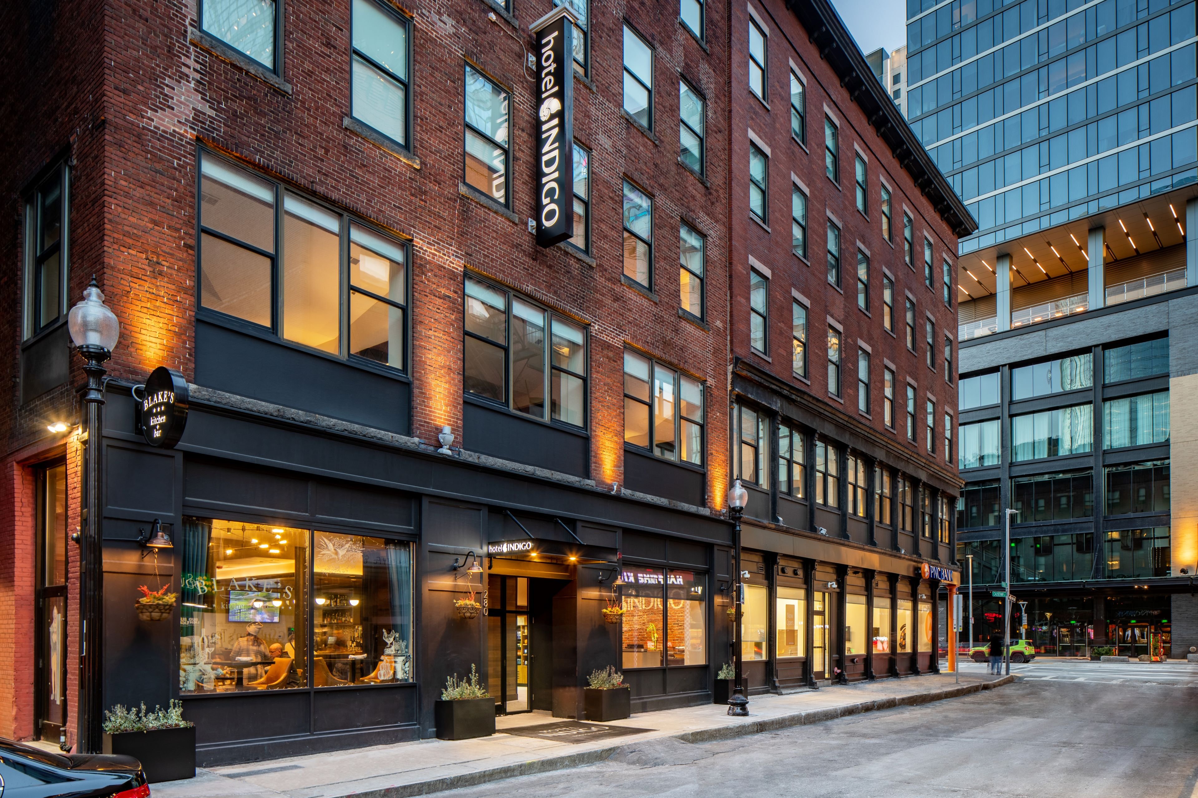 Hotel Indigo Boston Garden 46/50
