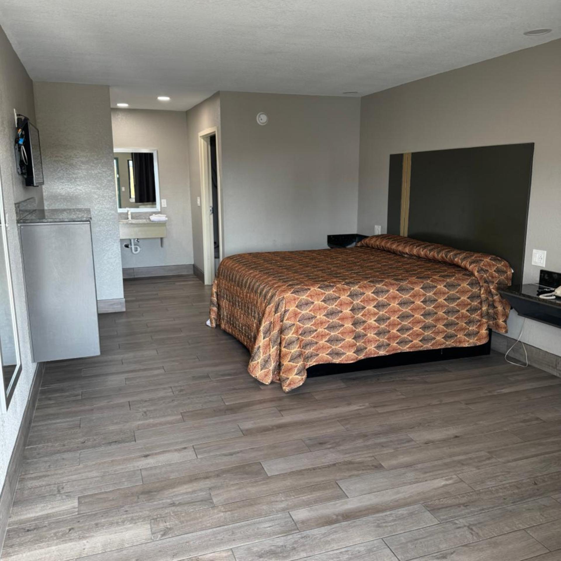 Nola Inn & Suites 4/11
