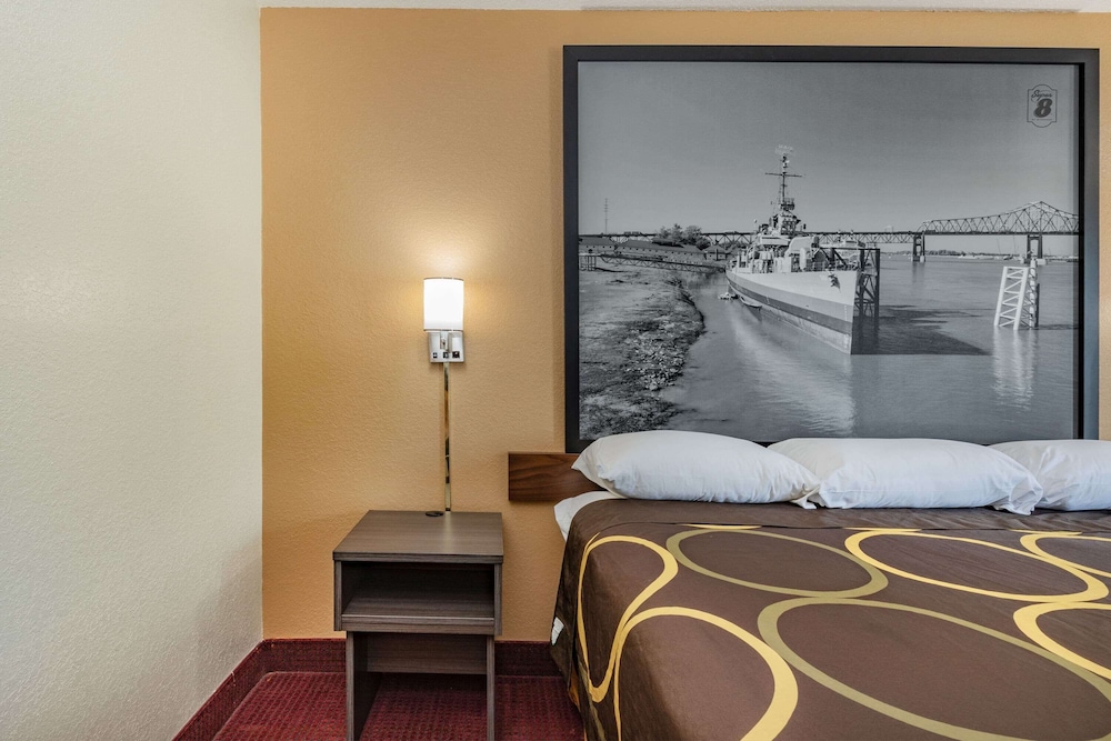 Super 8 by Wyndham Kinder/Coushatta near Casino 8/38