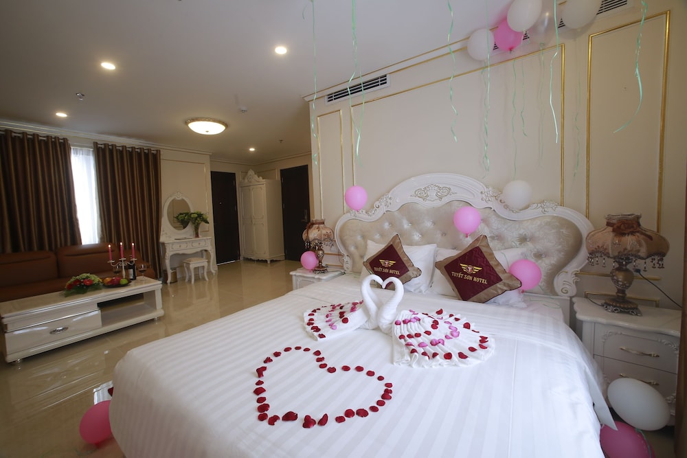 Tuyet Son Hotel 26/68