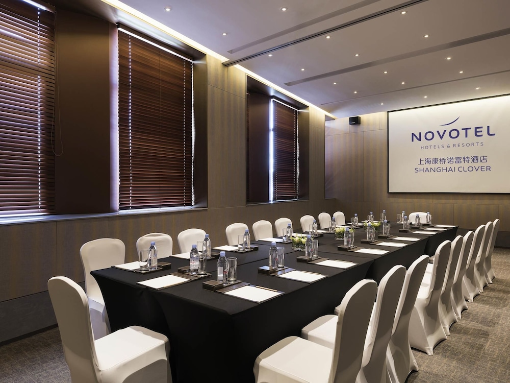 NOVOTEL SHANGHAI CLOVER 64/73