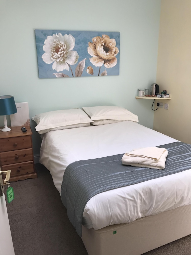 Halfway House Inn Country Lodge 6/25