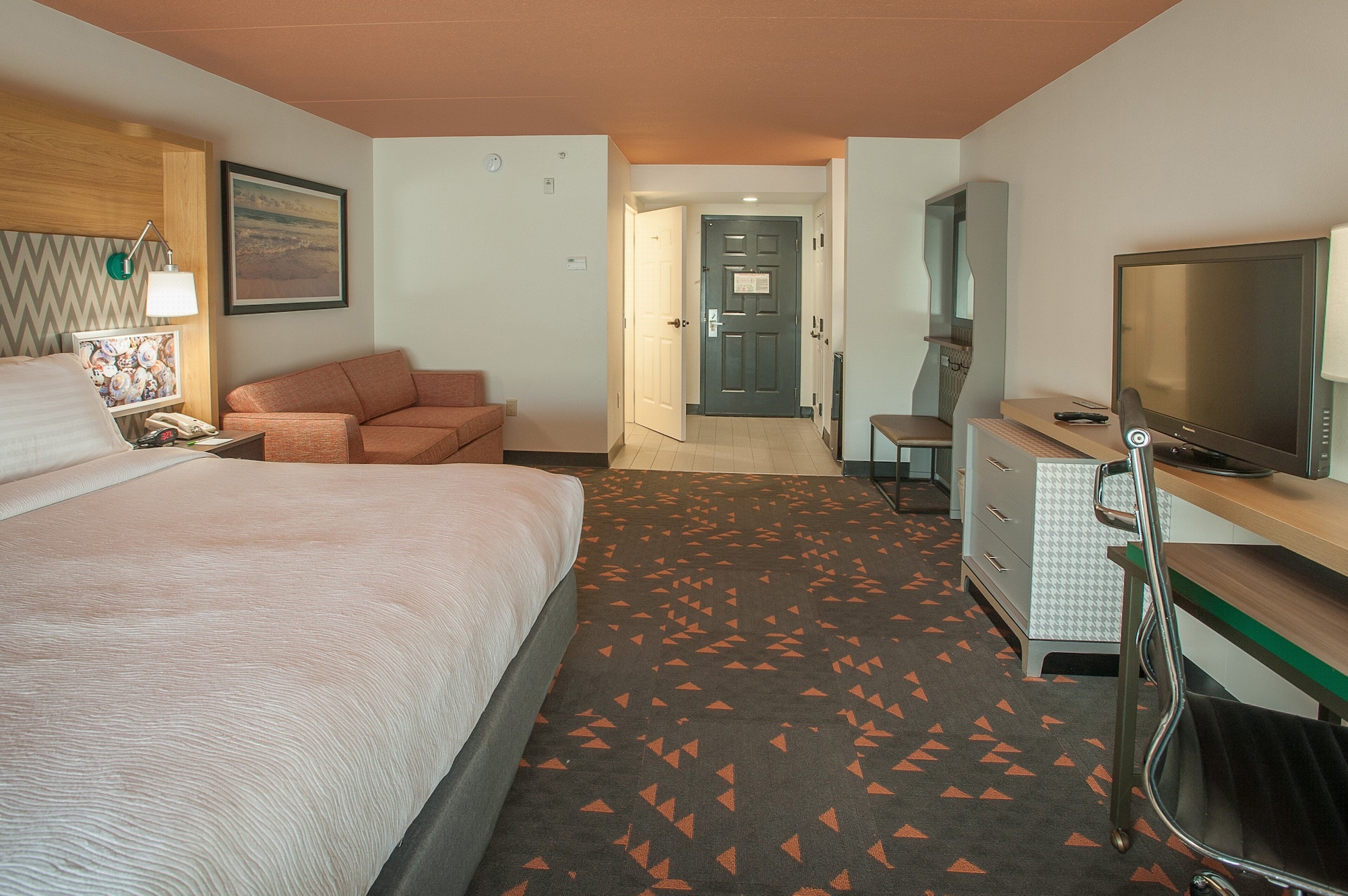 ROOM, KING BED, SOFA, ACCESSIBLE