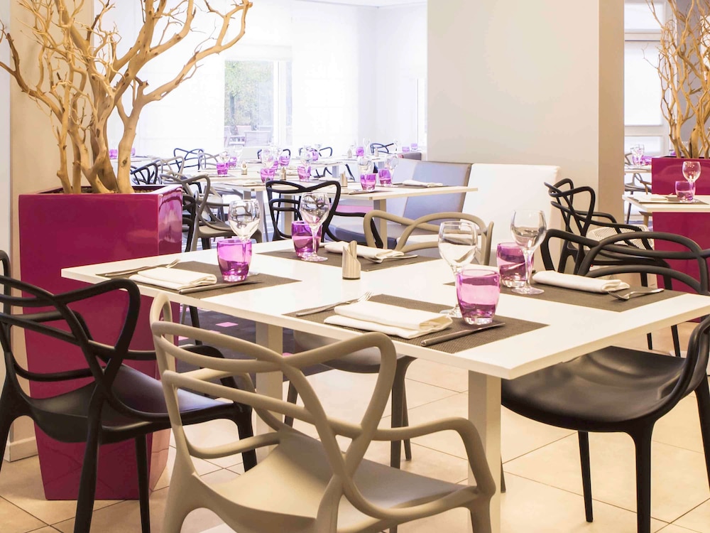 NOVOTEL FONTAINEBLEAU URY 37/51