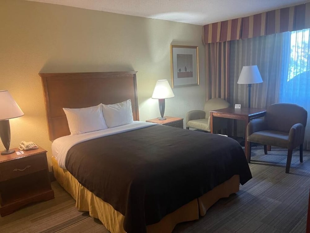 Budgetel Inn & Suites Atlanta 14/41
