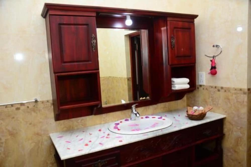 Centauria Hill Resort 58/60