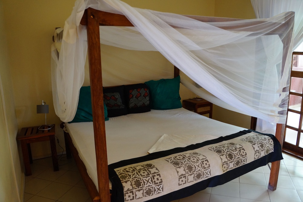Lemon Creek Hotel Resort 13/32