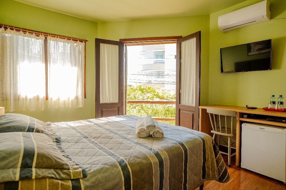 DELUXE, DOUBLE BED