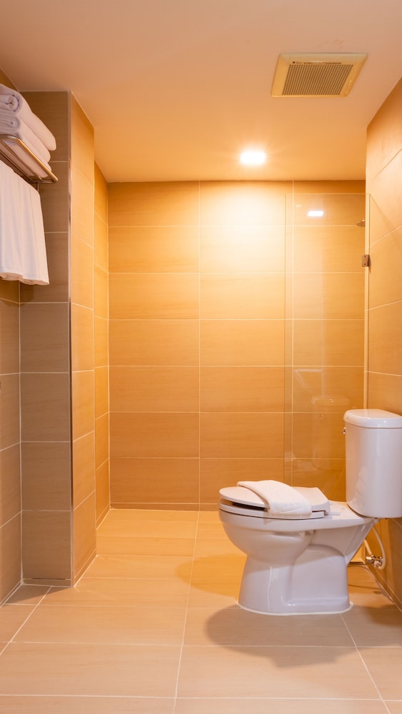 B2 Nakhon Si Thammarat Premier Hotel 24/24