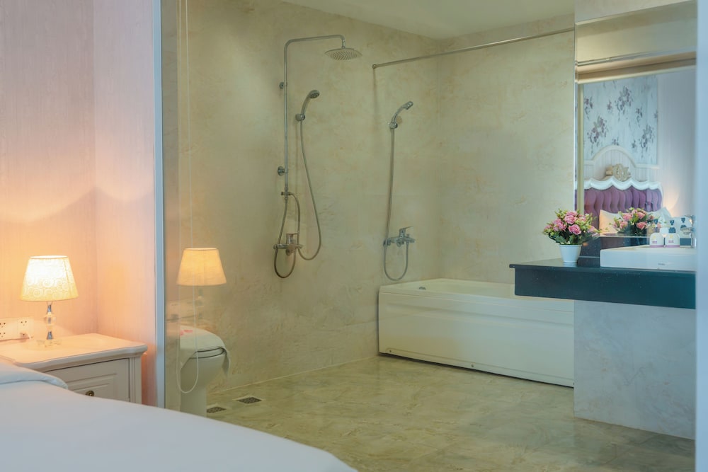 Bonjour Nha Trang Hotel 49/50