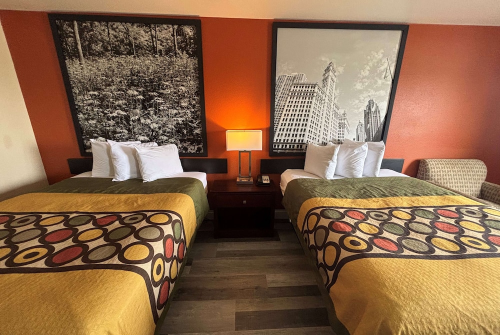 Super 8 By Wyndham Pontoon Beach Il St Louis Mo Area 12/29