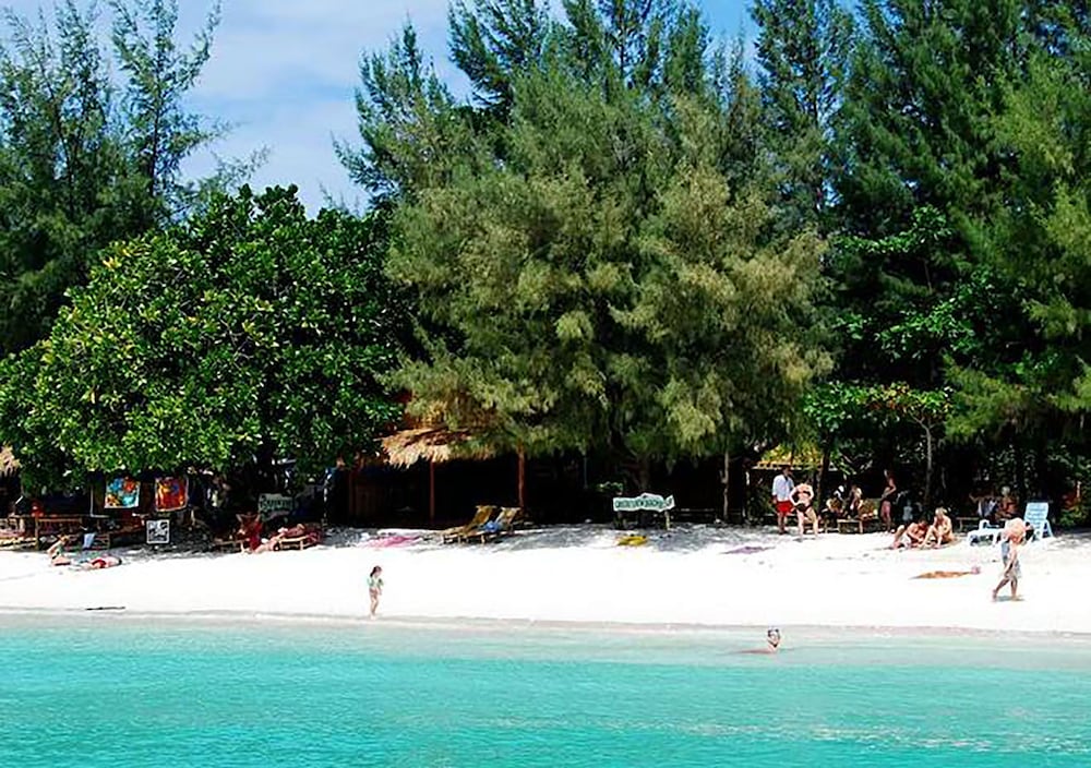 Green View Beach Resort 67/73