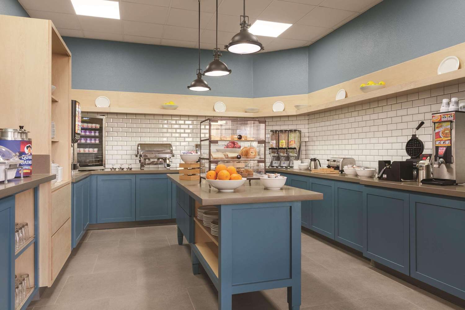 Country Inn and Suites By Radisson Bakersfield, CA 21/23
