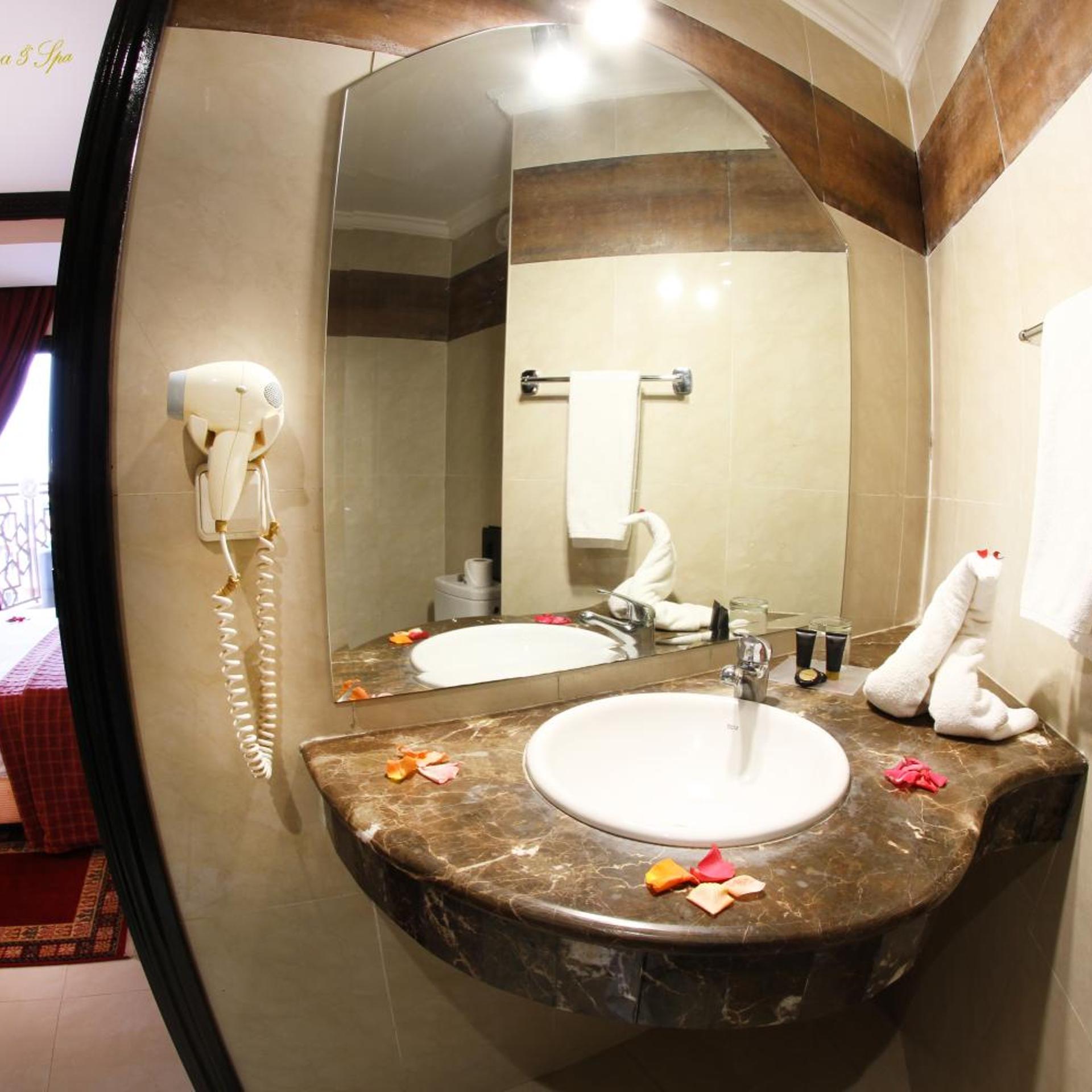 جناح بسرير كوين، Imperial Plaza & Spa 3/5
