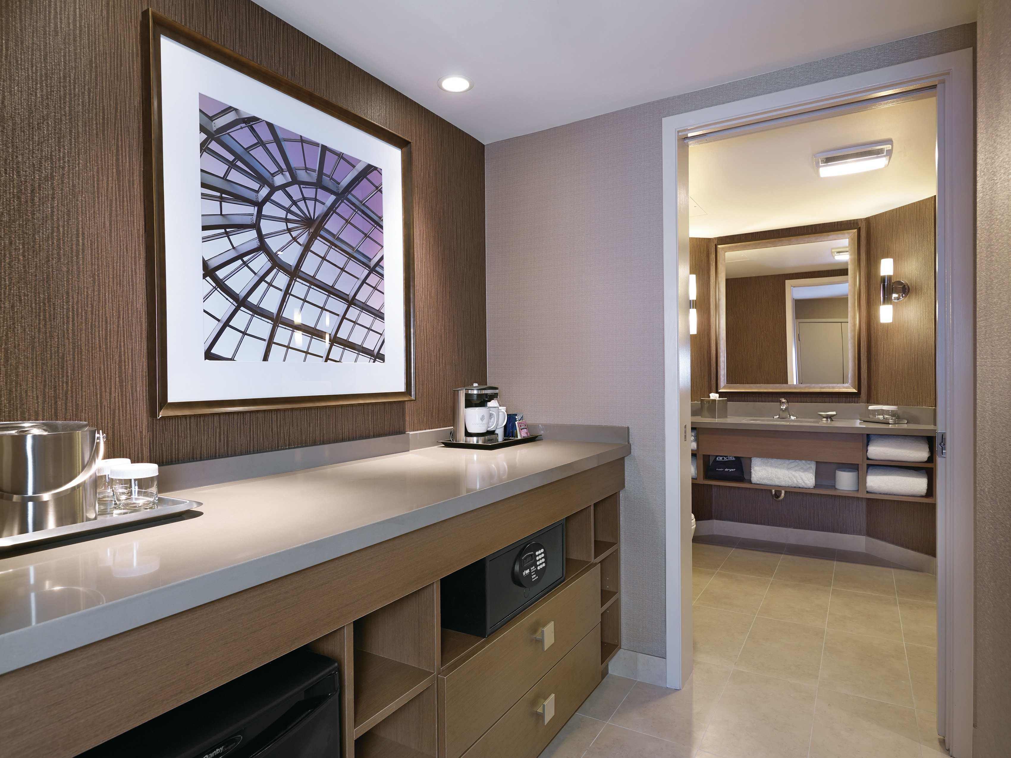 Doubletree By Hilton Hotel West Edmonton 18/50