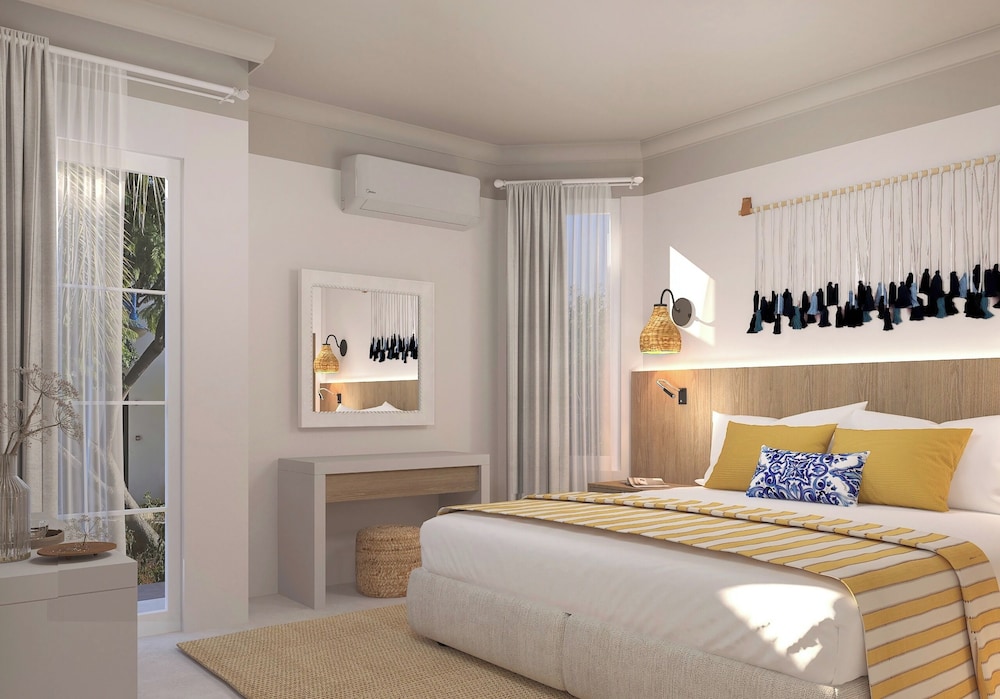 Club, Standard, Double Bed, Garden View