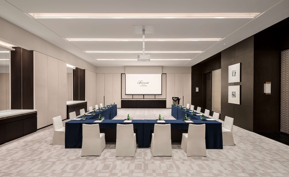 Fairmont Wuhan 59/67
