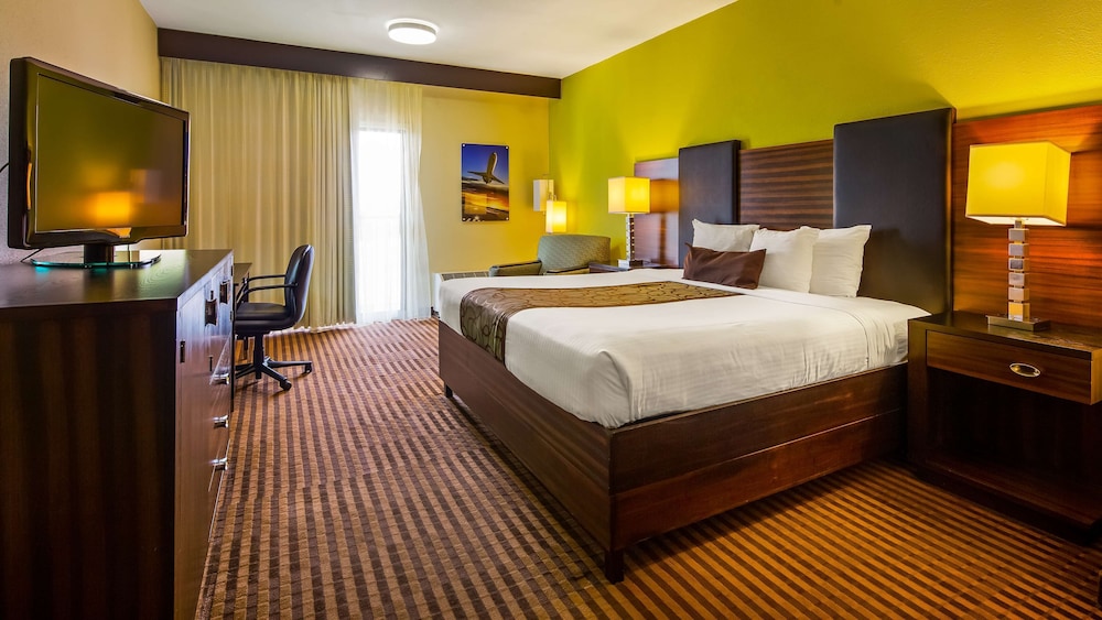 Best Western Plus Atlanta Airport-East 14/33