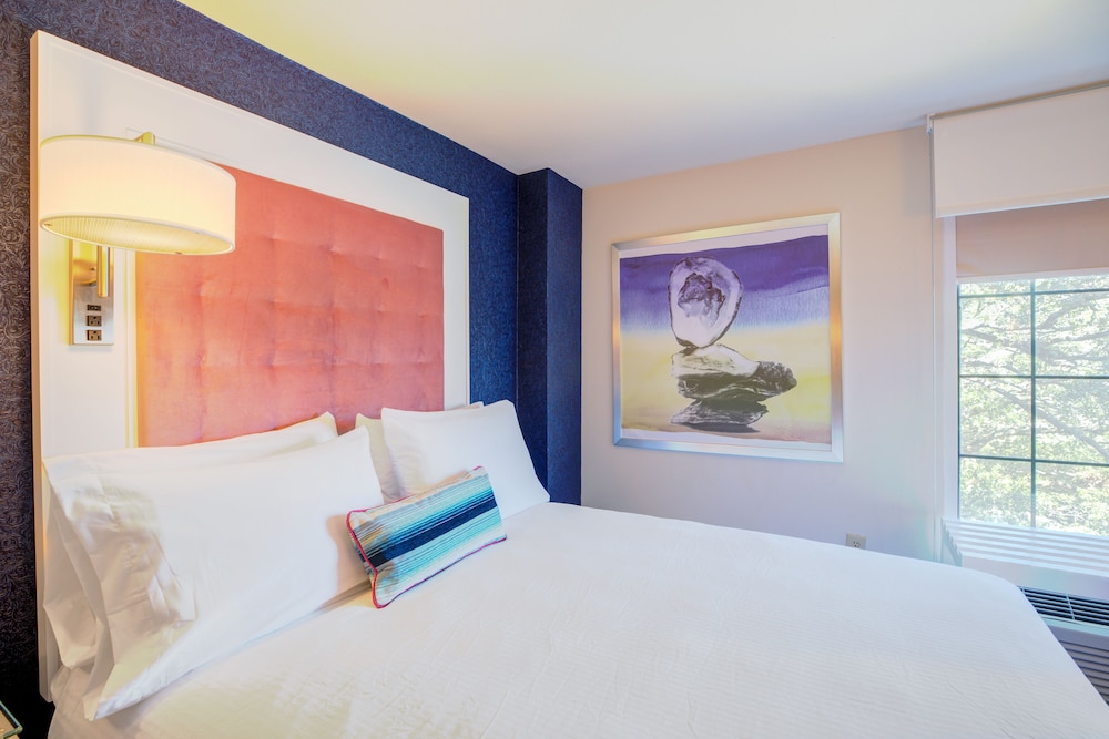 Hotel Indigo Mount Pleasant 20/76
