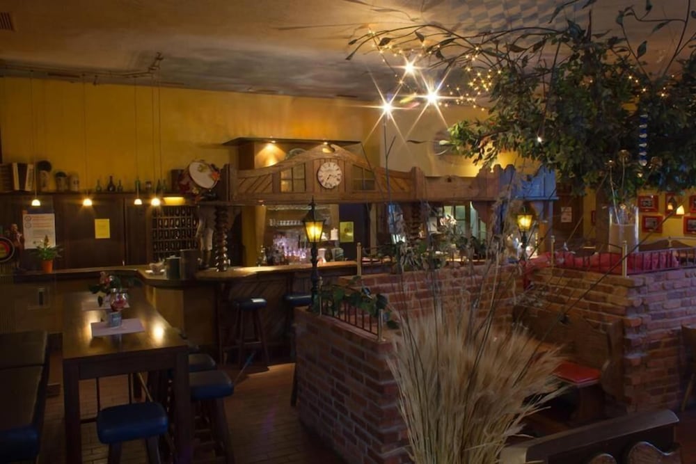 Erbenholz Hotel and Restaurant 28/40