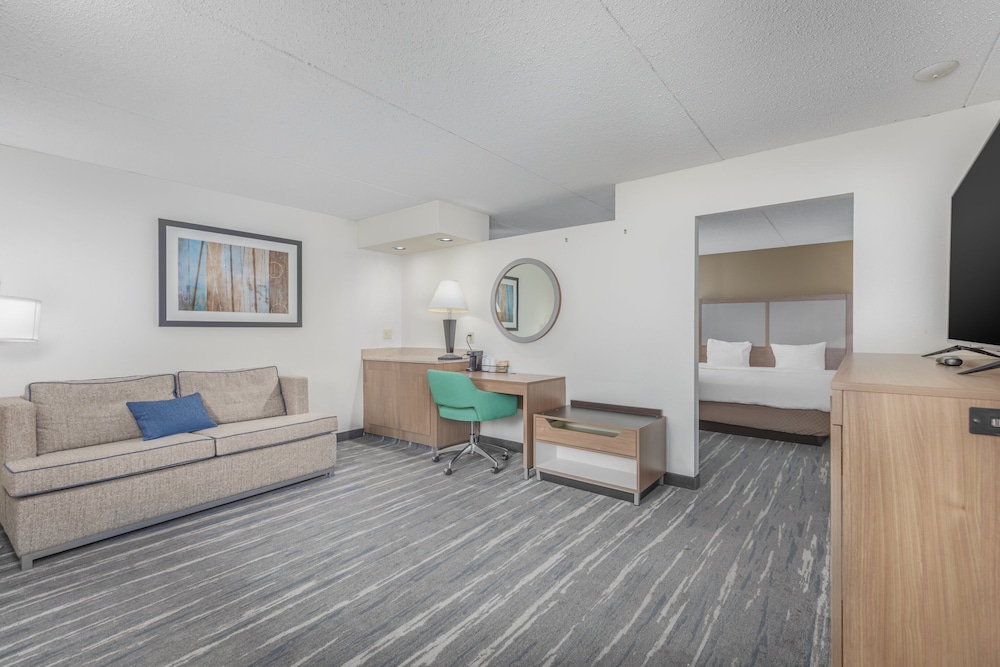 Crossroads Inn & Suites 42/68