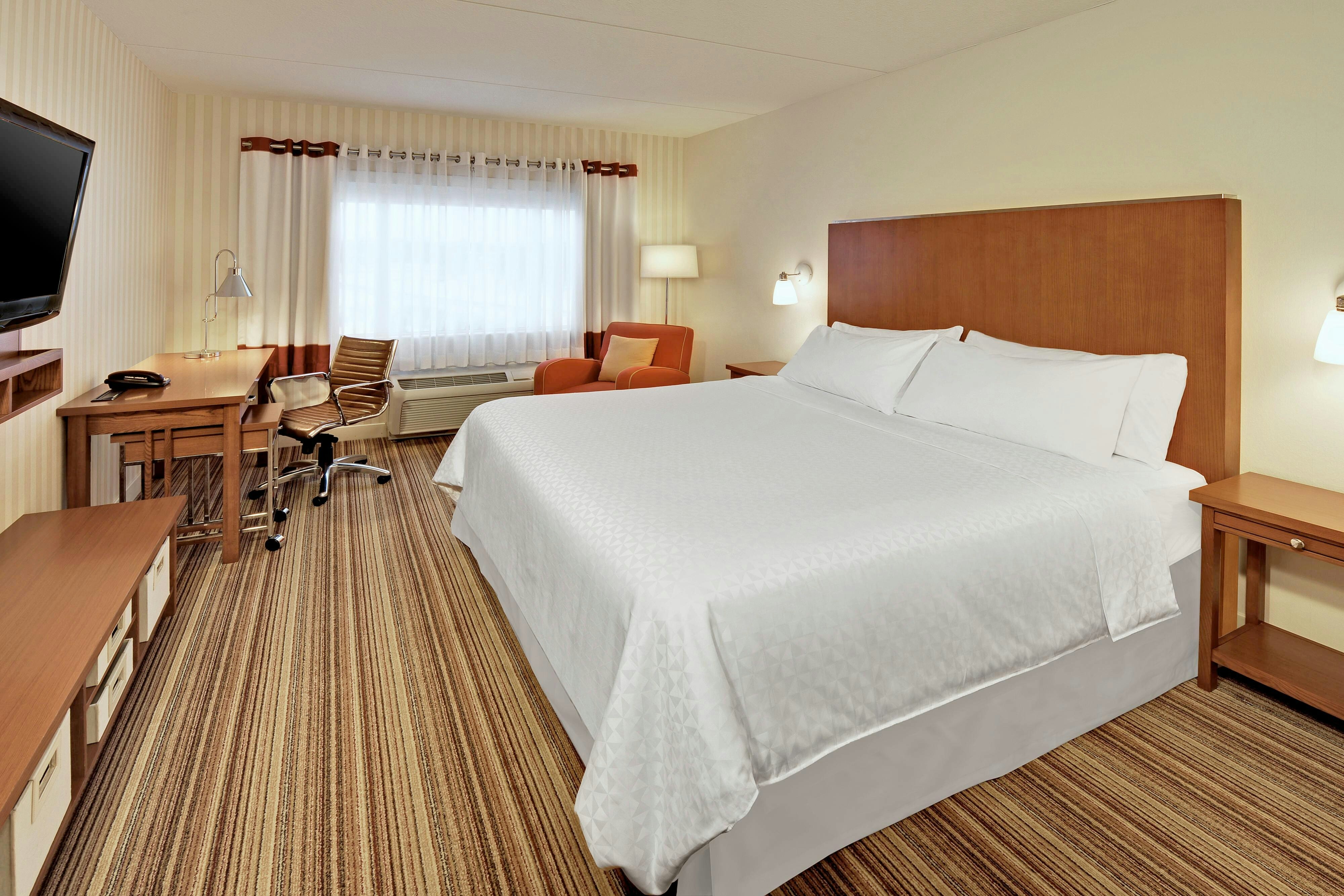 Room at FOUR POINTS BY SHERATON CAMBRIDGE KITCHENER, ONTARIO, CAMBRIDGE - ONTARIO