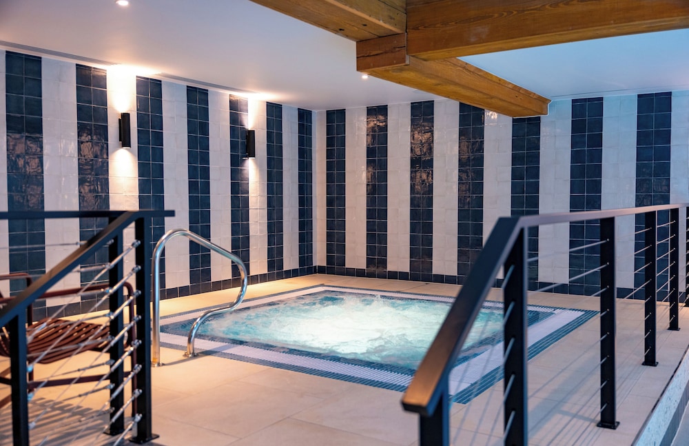 Solent Hotel and Spa 81/110