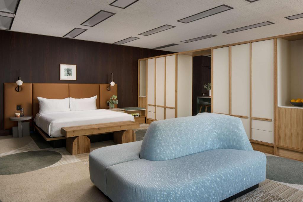 Chairman, Suite, Double Bed