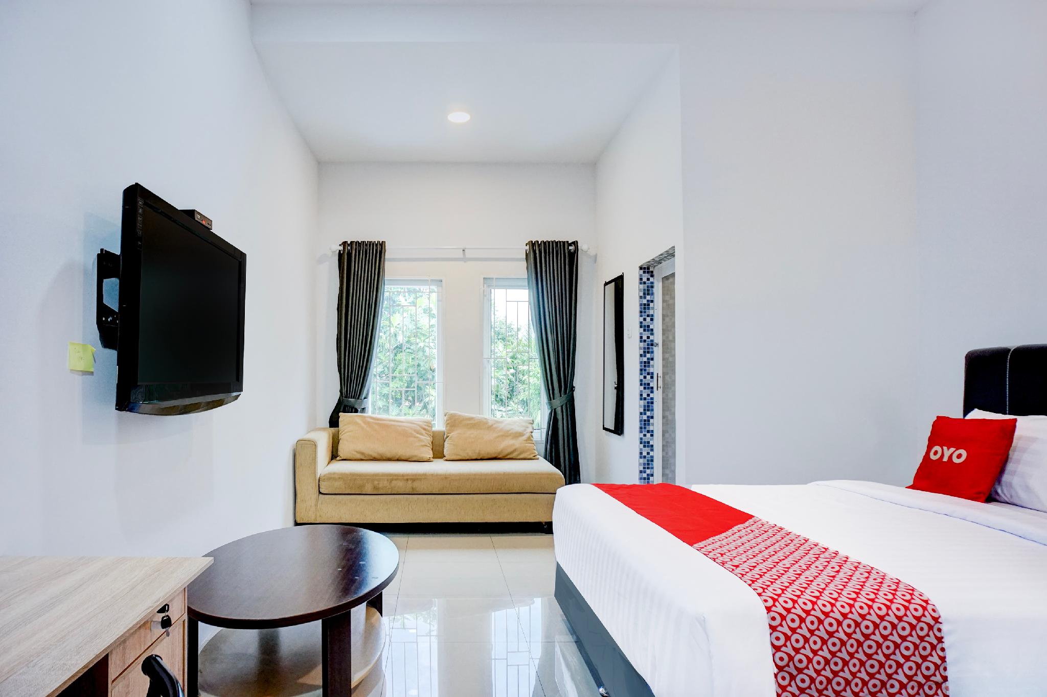 Room at Collection O Almasarra Residence Near Ring Road Medan, MEDAN