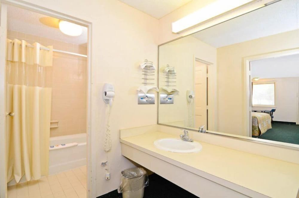 Motel6 Sandersville, GA 55/59