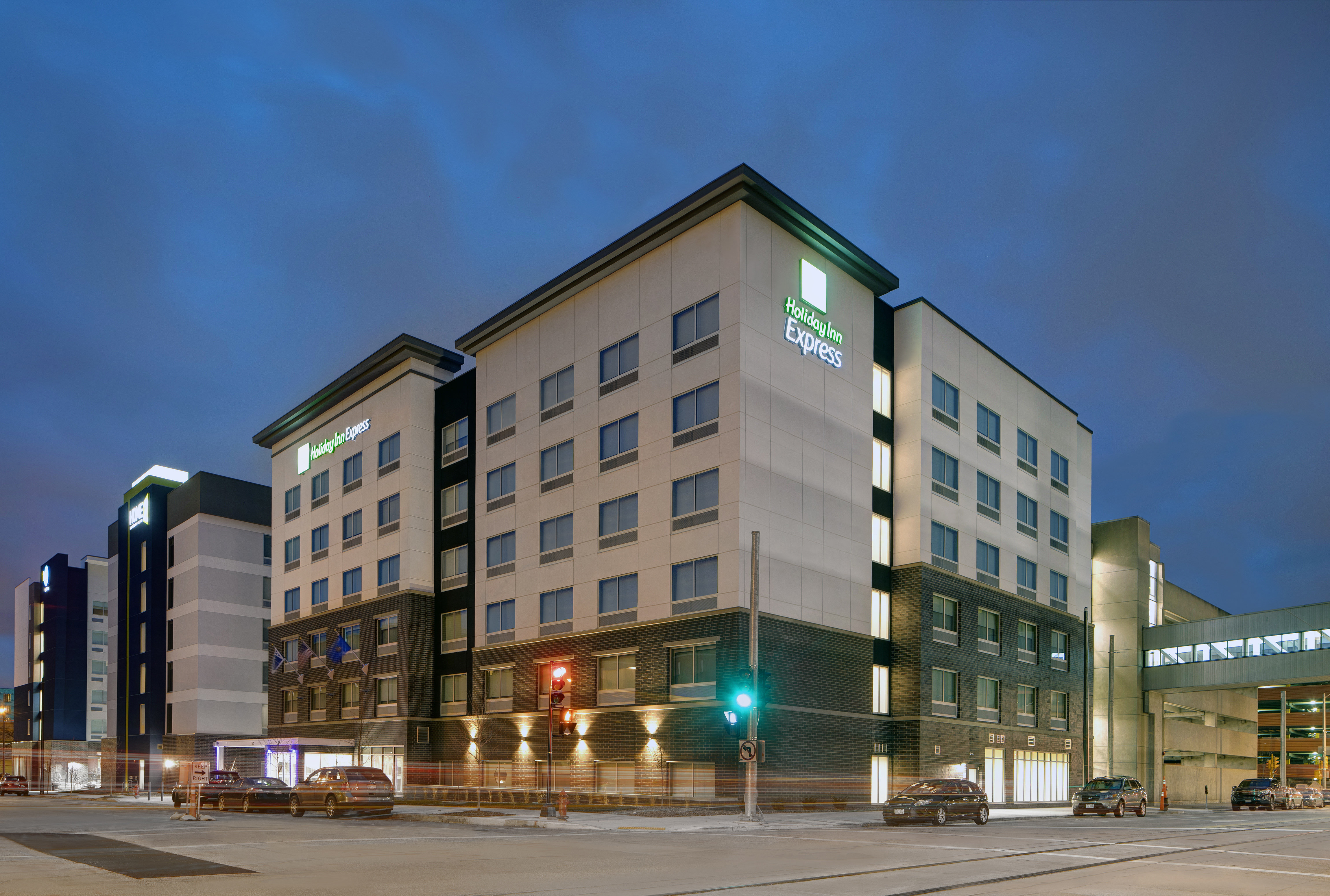 Holiday Inn Express Milwaukee Downtown 1/25
