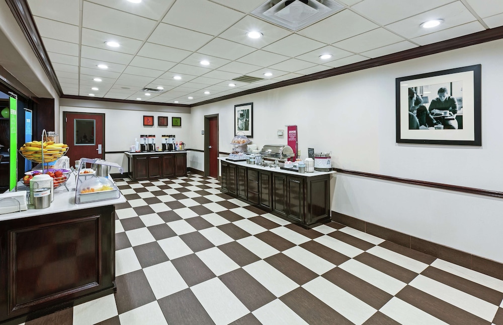 Hampton Inn Suites Galveston 12/68