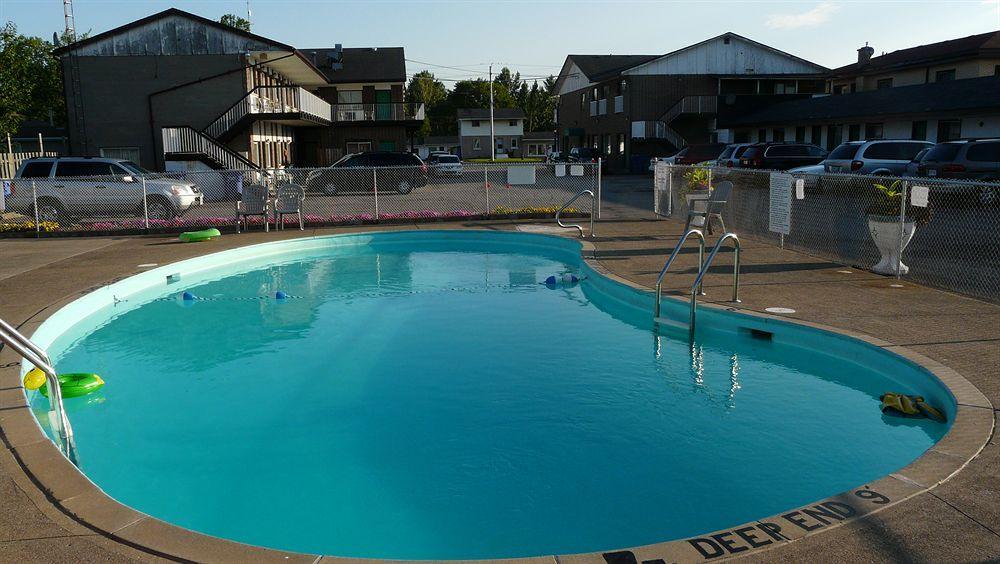 Tropicana Inn 16/30