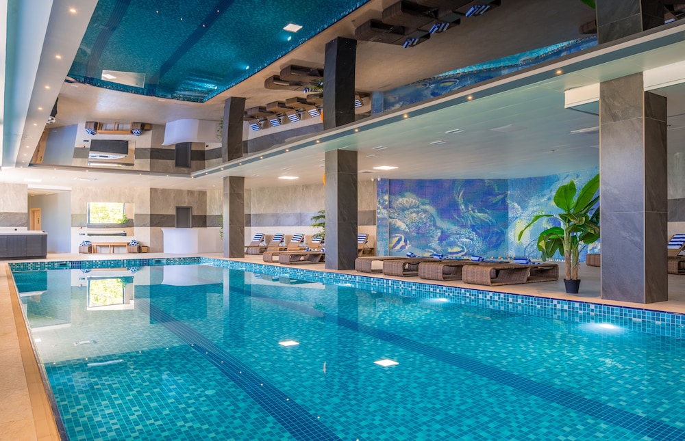 Litz Resort 48/74