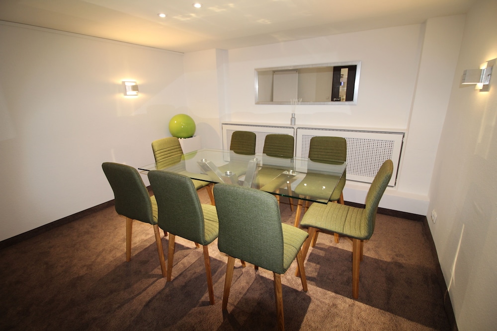 Hotel New Orly 62/65