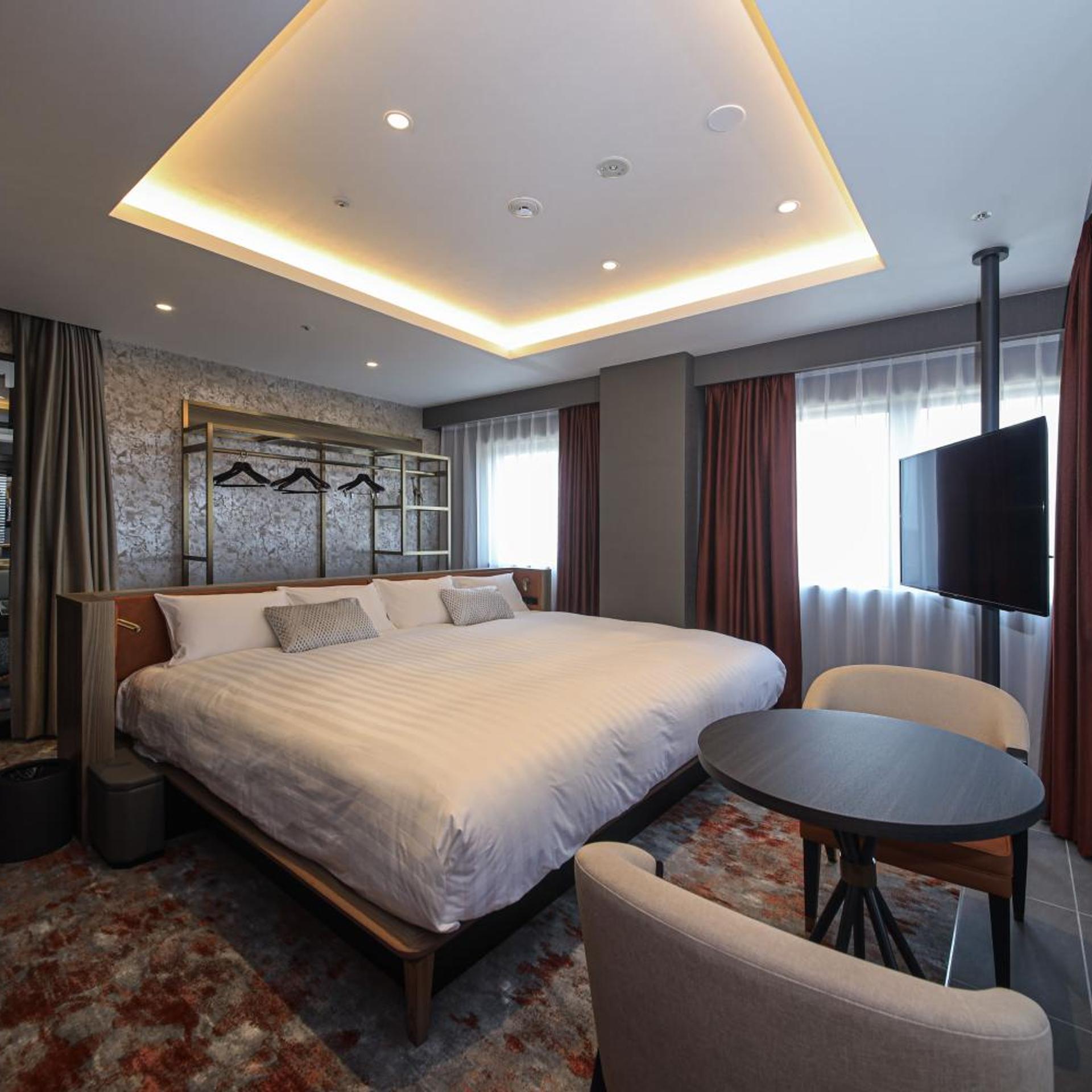 Imperial, Suite, New Building