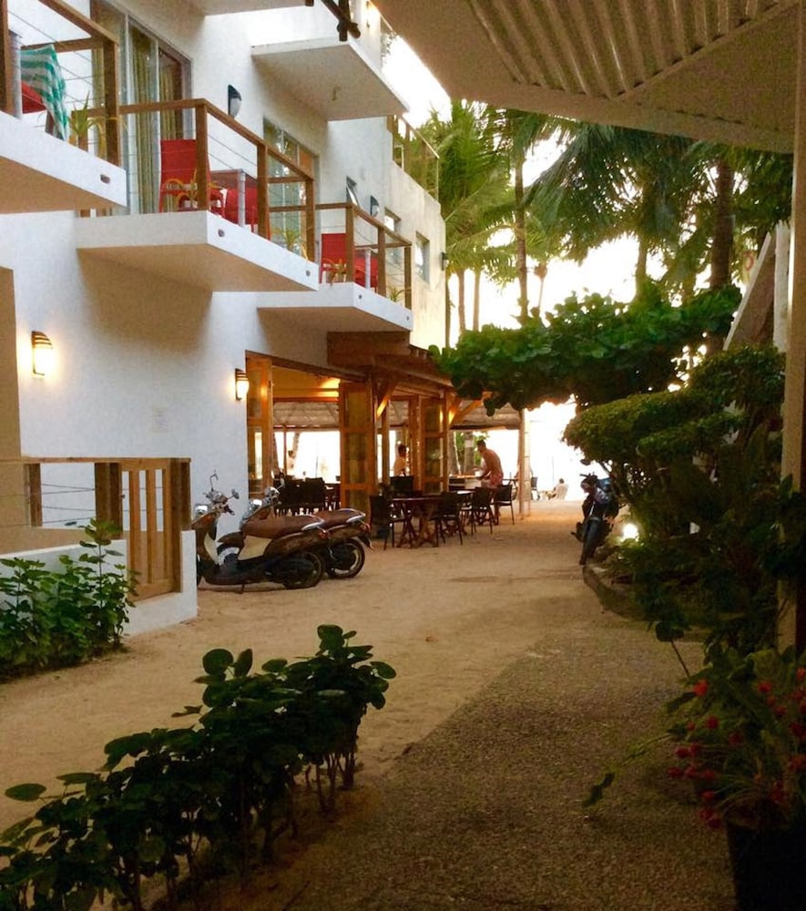 Blue Coral Resort Boracay 5/46