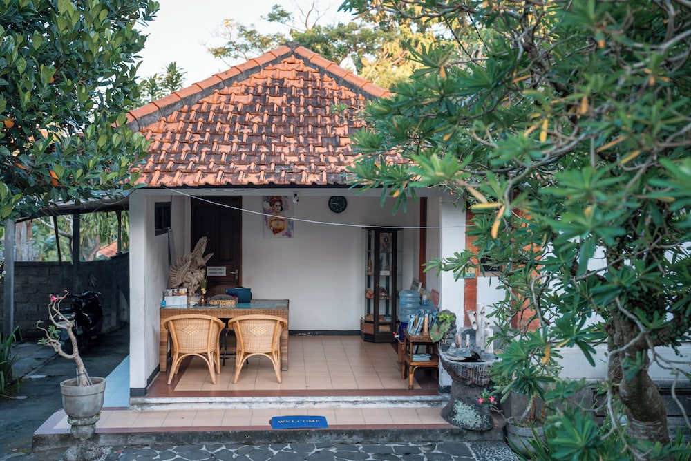 Argasoka Bungalows 12/77