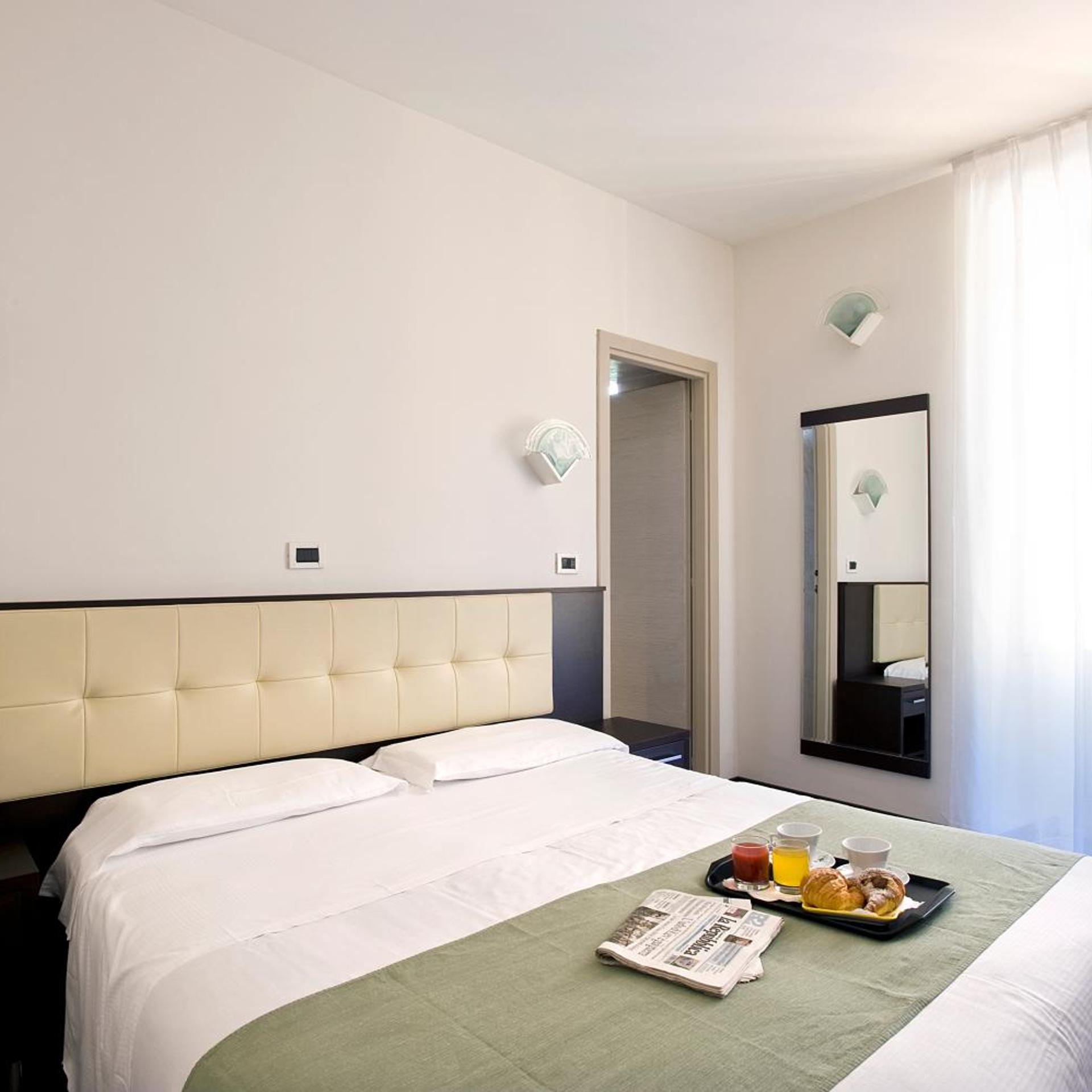 Room, Double or Twin Bed