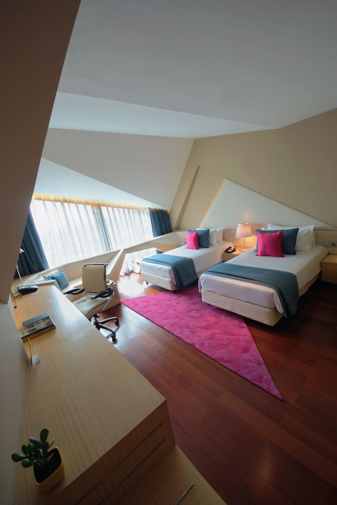 Vivanta New Delhi Dwarka 27/78